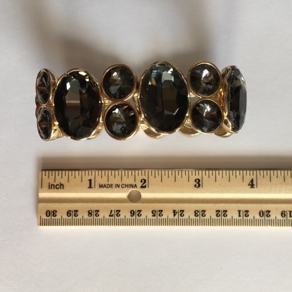 Oval and Round Black Crystal Stretch Bracelet - Picture 3 of 5